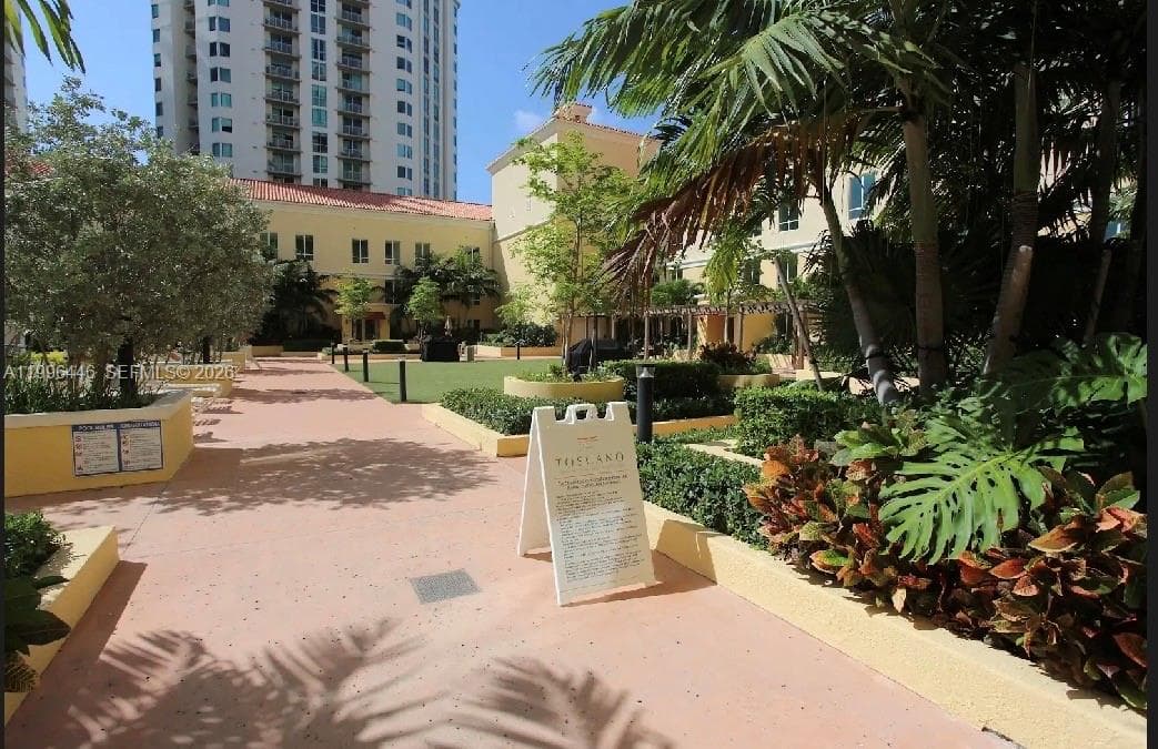 7350 SW 89th St # 1102S, Miami FL 33156
