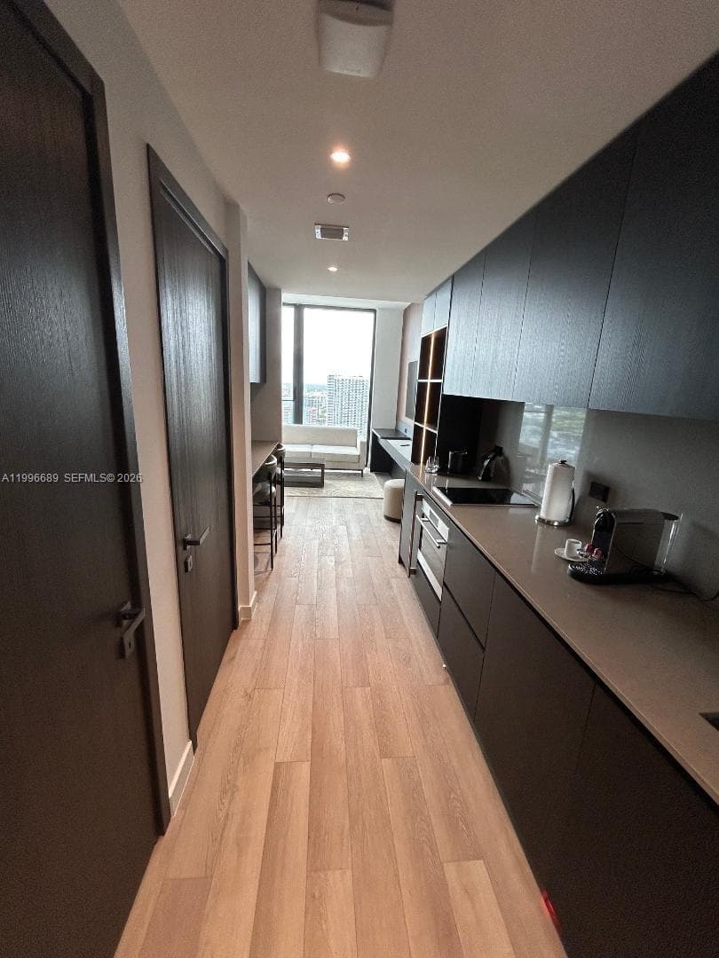 20 NE 11 st # 3301, Miami FL 33132
