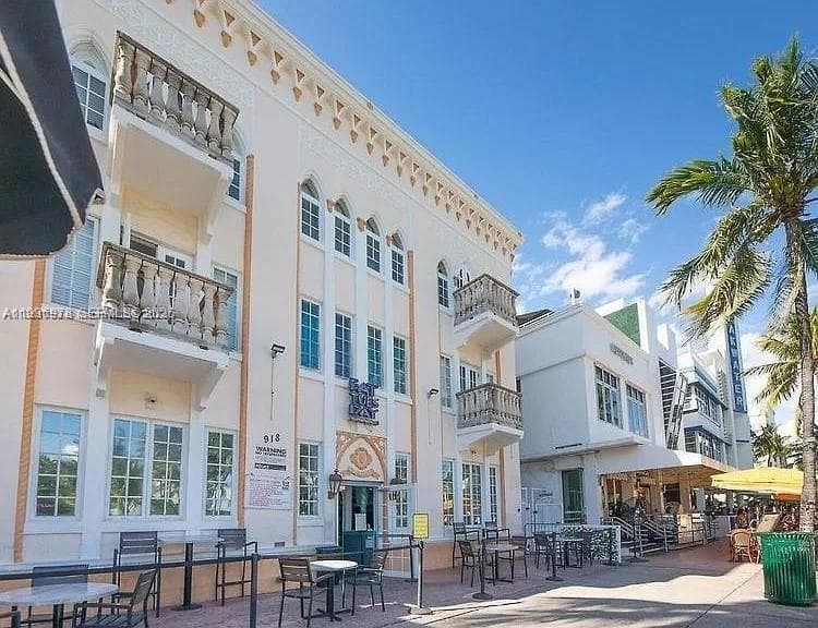 918 Ocean Dr # 302, Miami Beach FL 33139