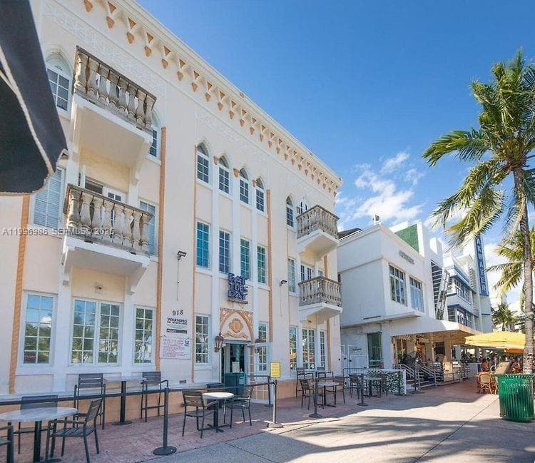 918 Ocean Dr # 203, Miami Beach FL 33139