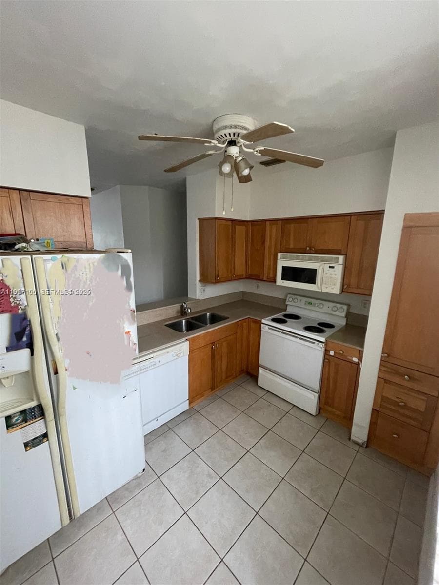 870 NE 212th Ter # 3, Miami FL 33179