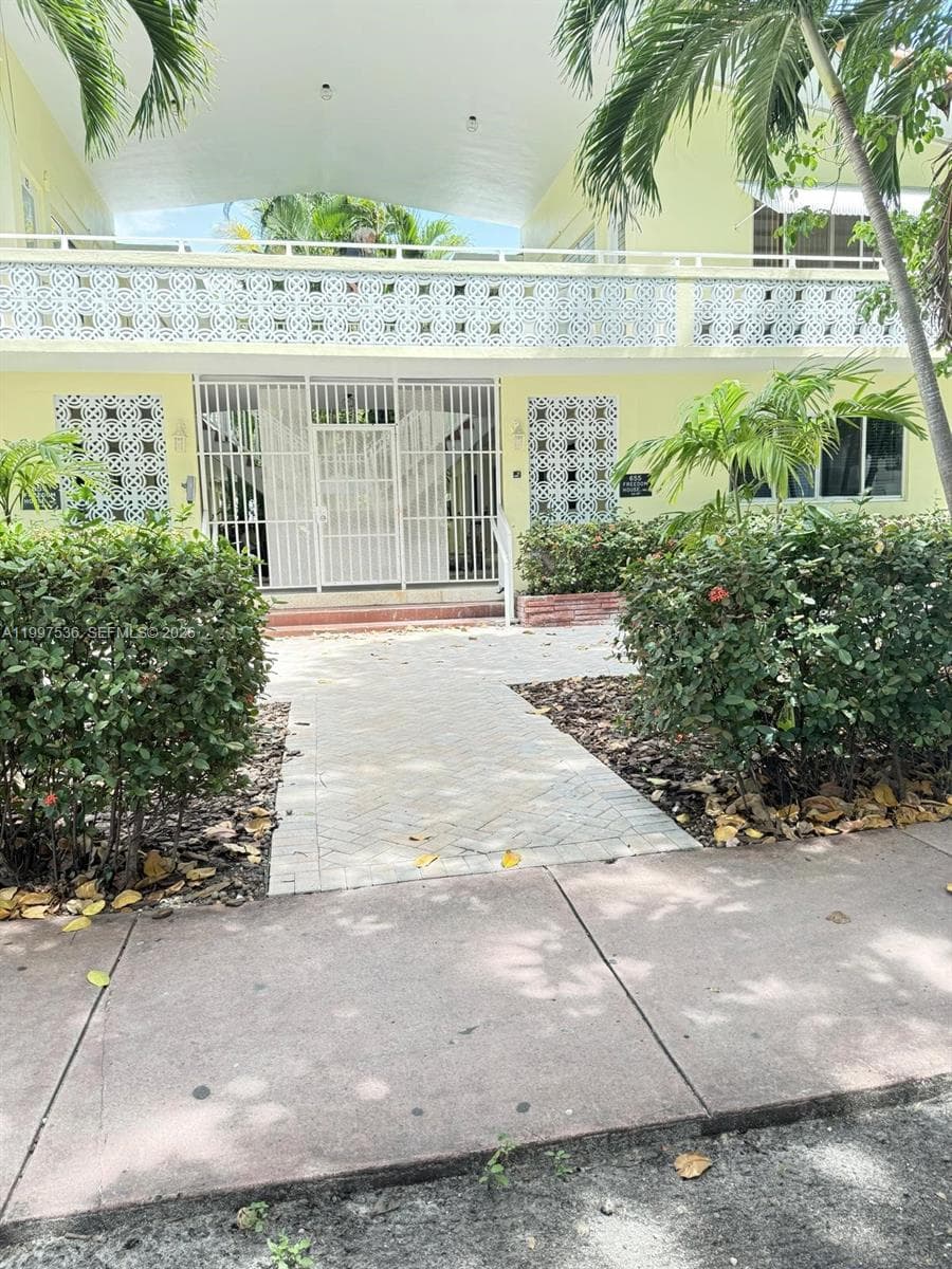 655 Meridian Ave # 2, Miami Beach FL 33139