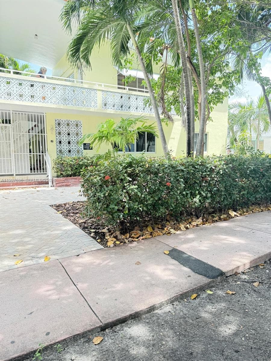 655 Meridian Ave # 2, Miami Beach FL 33139
