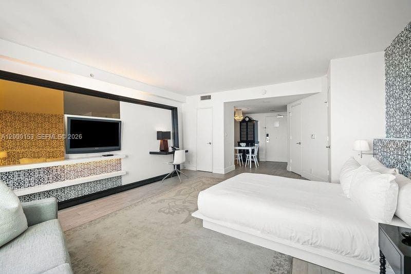 1100 West Ave # 819, Miami Beach FL 33139