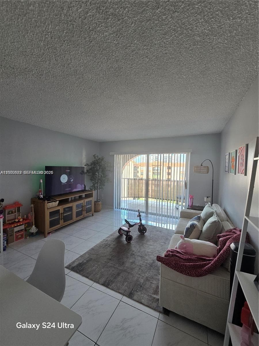 5201 NW 7th St # 609W, Miami FL 33126