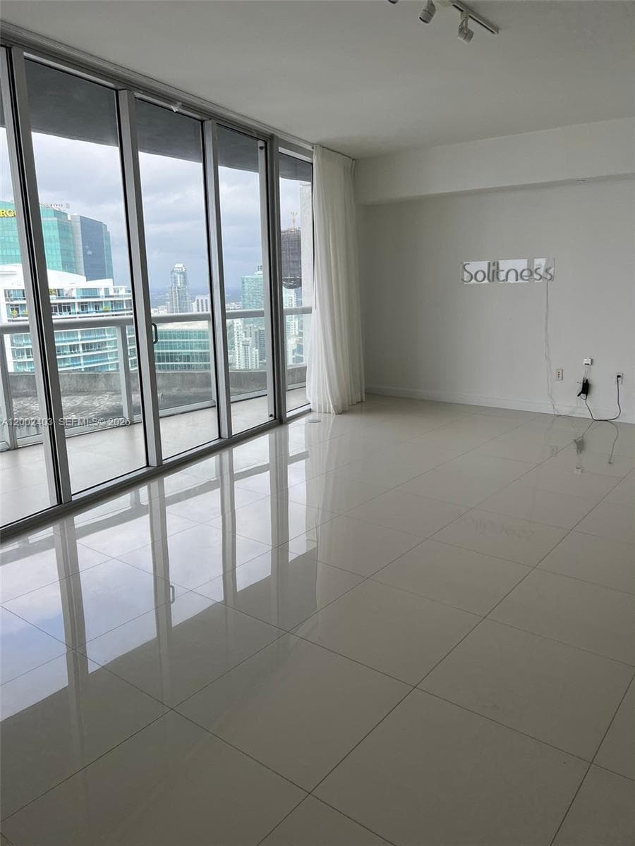 475 Brickell Ave # 5508, Miami FL 33131