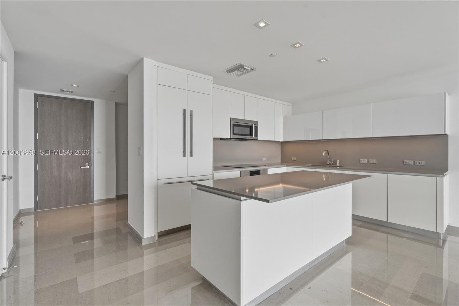 88 SW 7th St # 3710, Miami FL 33130