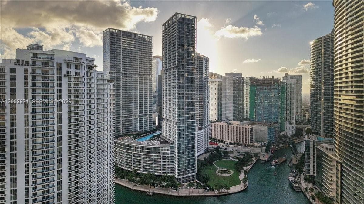 465 Brickell Ave # 3804, Miami FL 33131