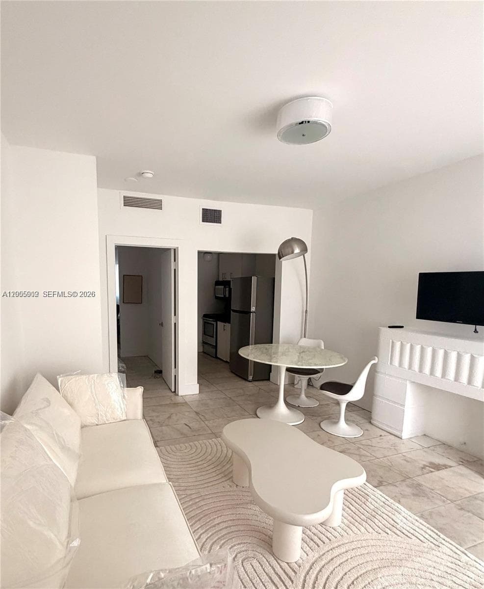 801 8th St # 104, Miami Beach FL 33139