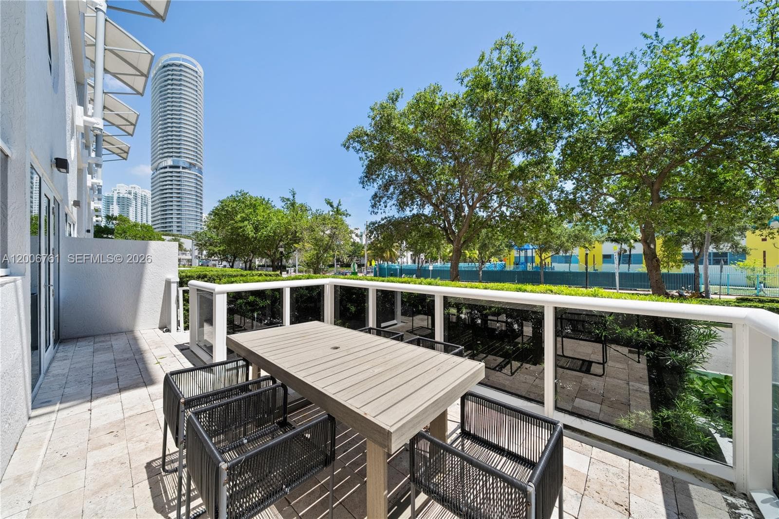 400 Alton Rd # 1A, Miami Beach FL 33139