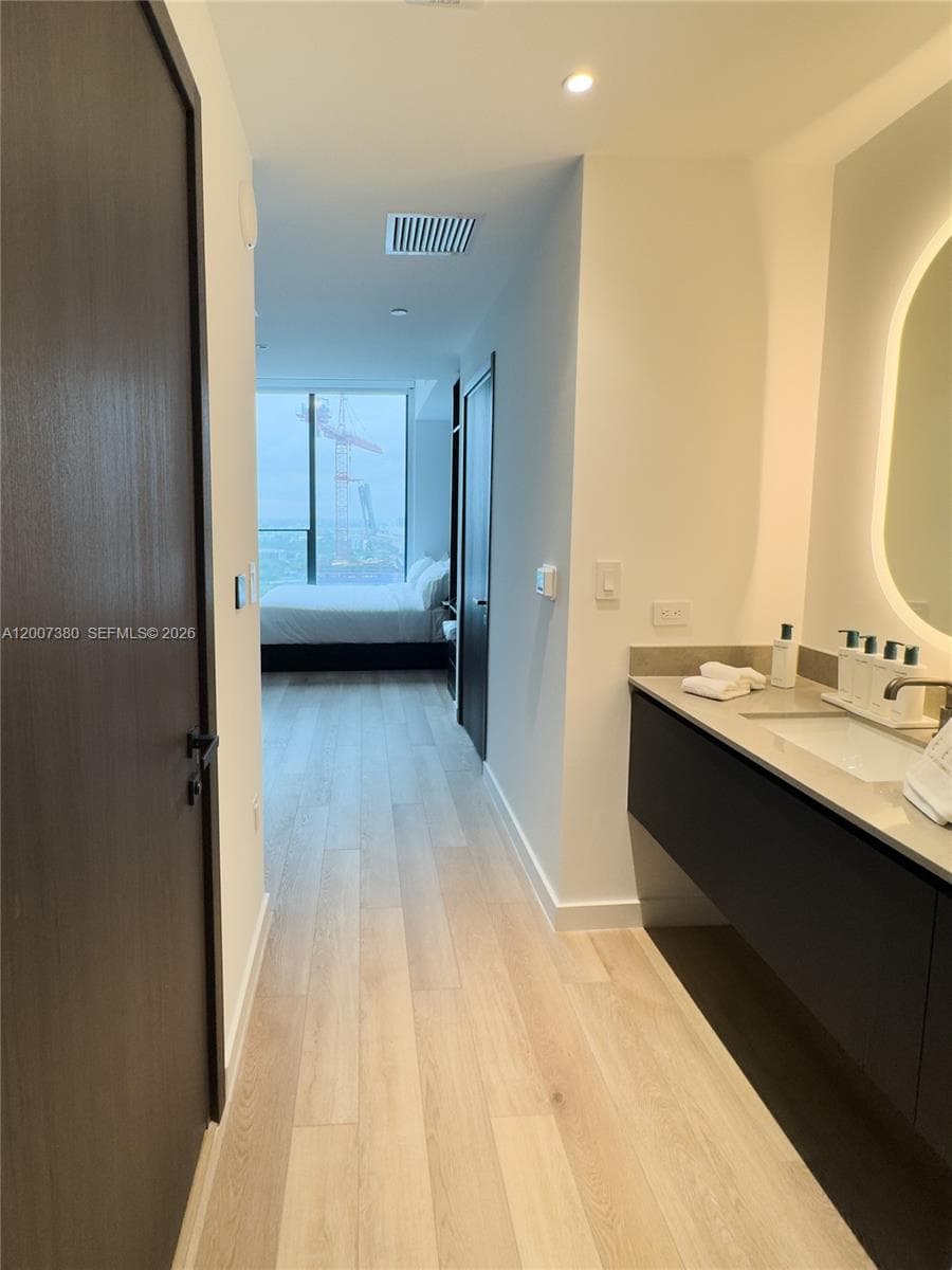 20 NE 11th St # 3012A, Miami FL 33132