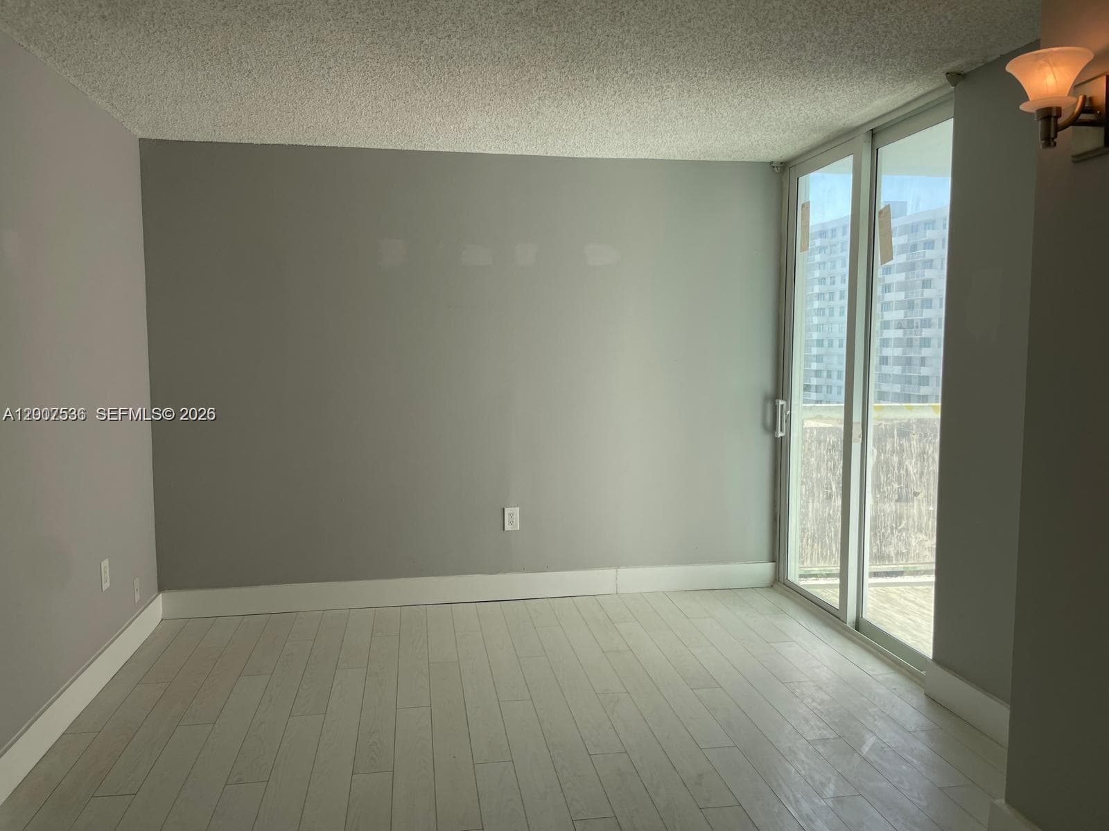 5880 Collins Ave # 1006, Miami Beach FL 33140