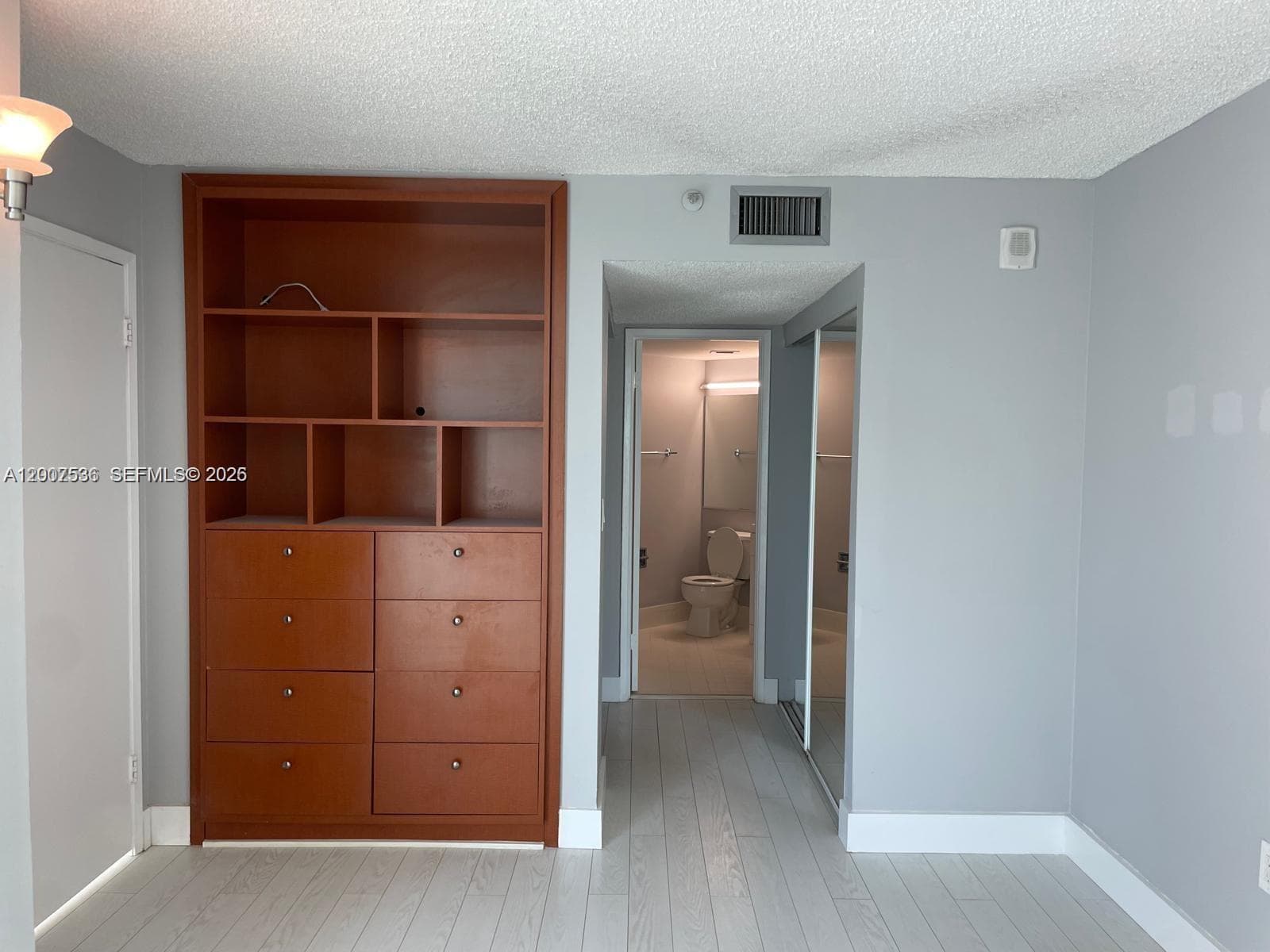5880 Collins Ave # 1006, Miami Beach FL 33140