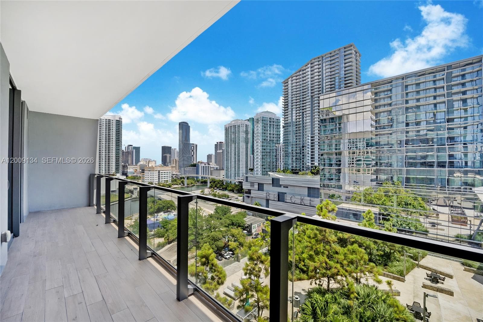 88 SW 7th St # 1009, Miami FL 33130