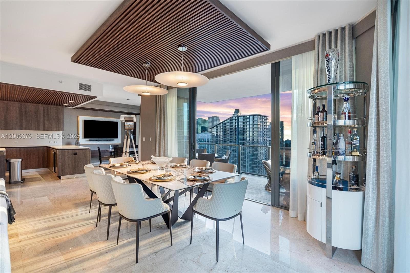 88 SW 7th St # 3801, Miami FL 33130