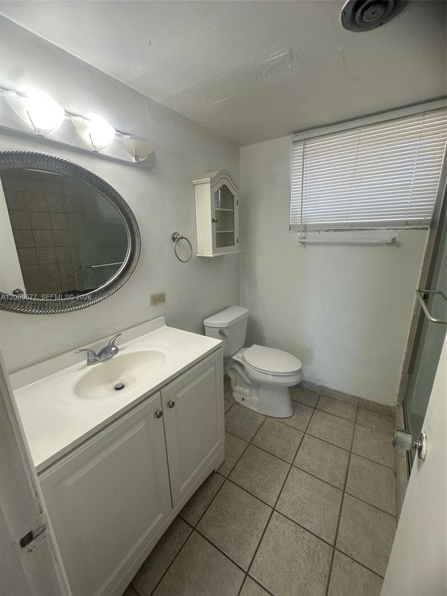 1530 NE 191st St # 205, Miami FL 33179
