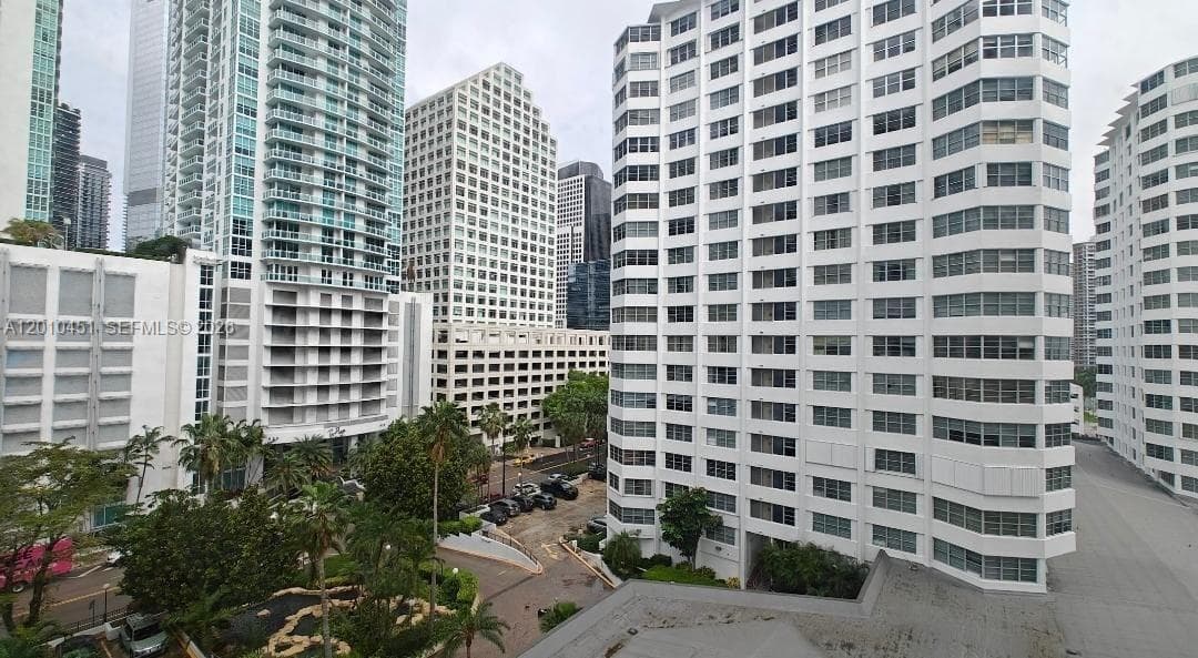 999 Brickell Bay Dr # 805, Miami FL 33131