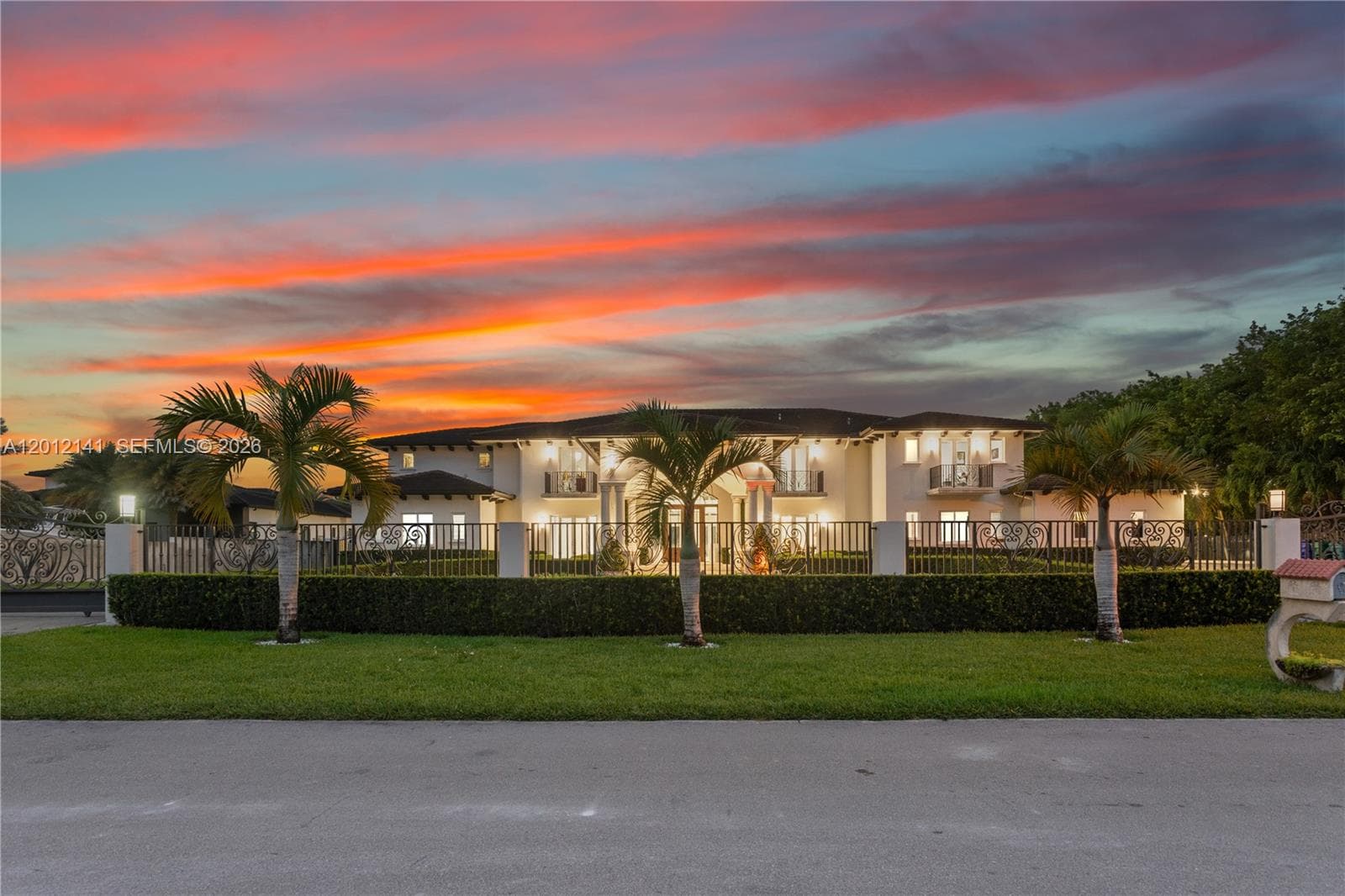 12401 SW 45th St, Miami FL 33175