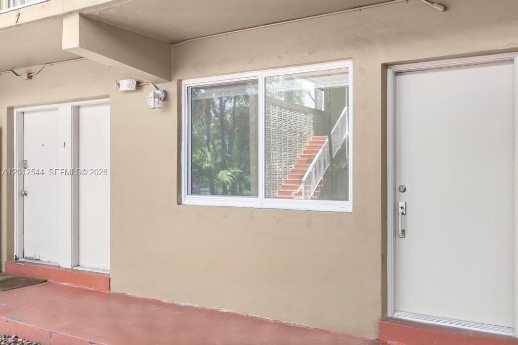 6330 SW 79th St # 2, South Miami FL 33143