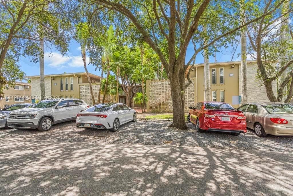 6330 SW 79th St # 2, South Miami FL 33143
