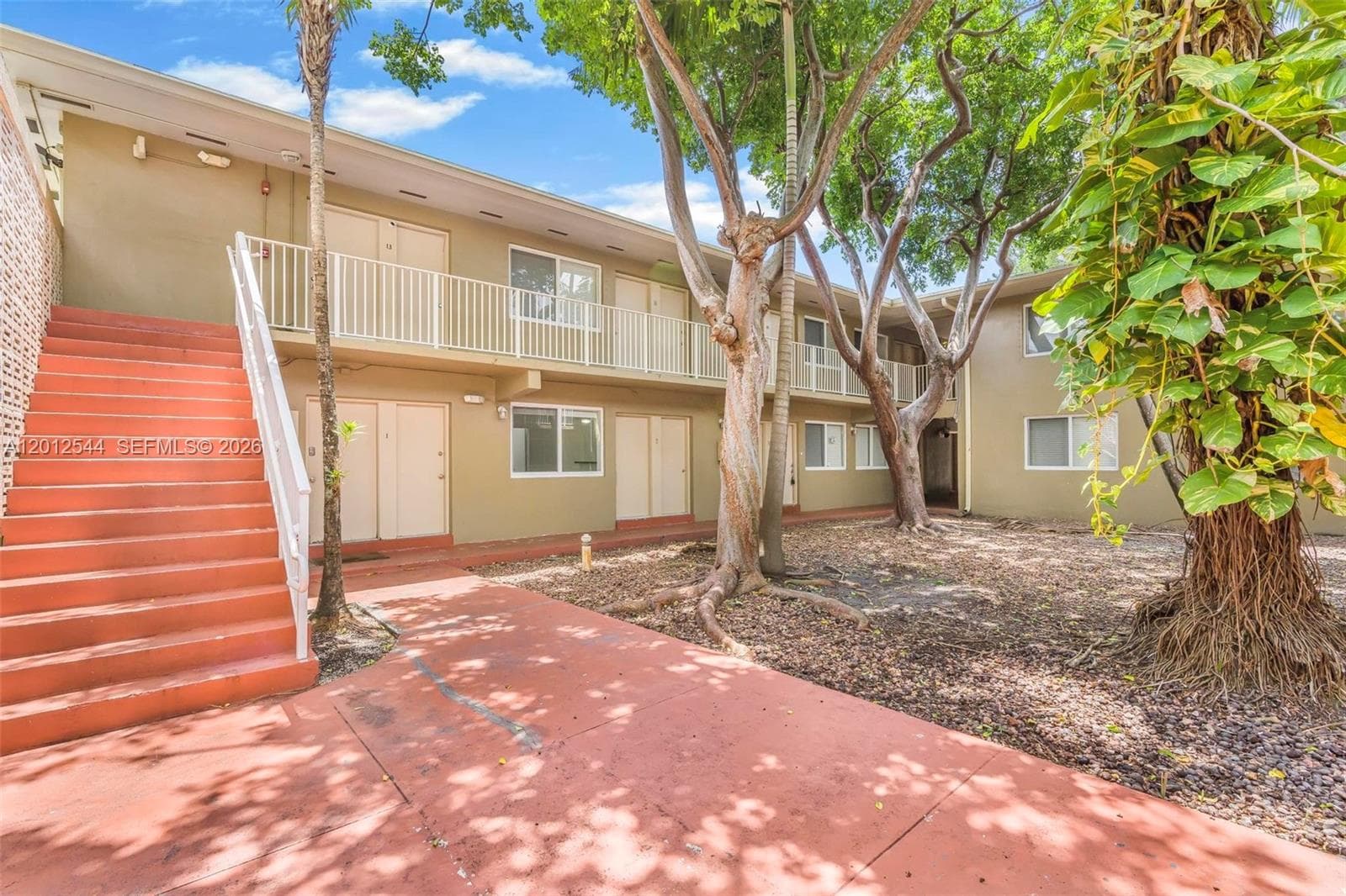 6330 SW 79th St # 2, South Miami FL 33143