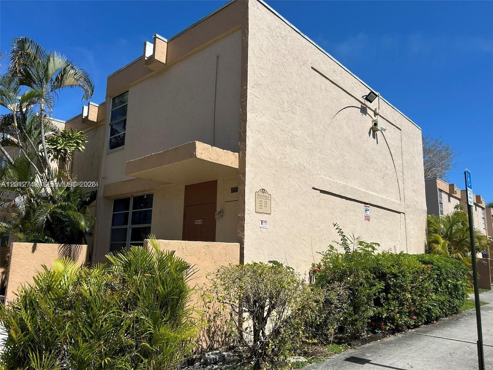 6133 SW 69th St # 38, South Miami FL 33143