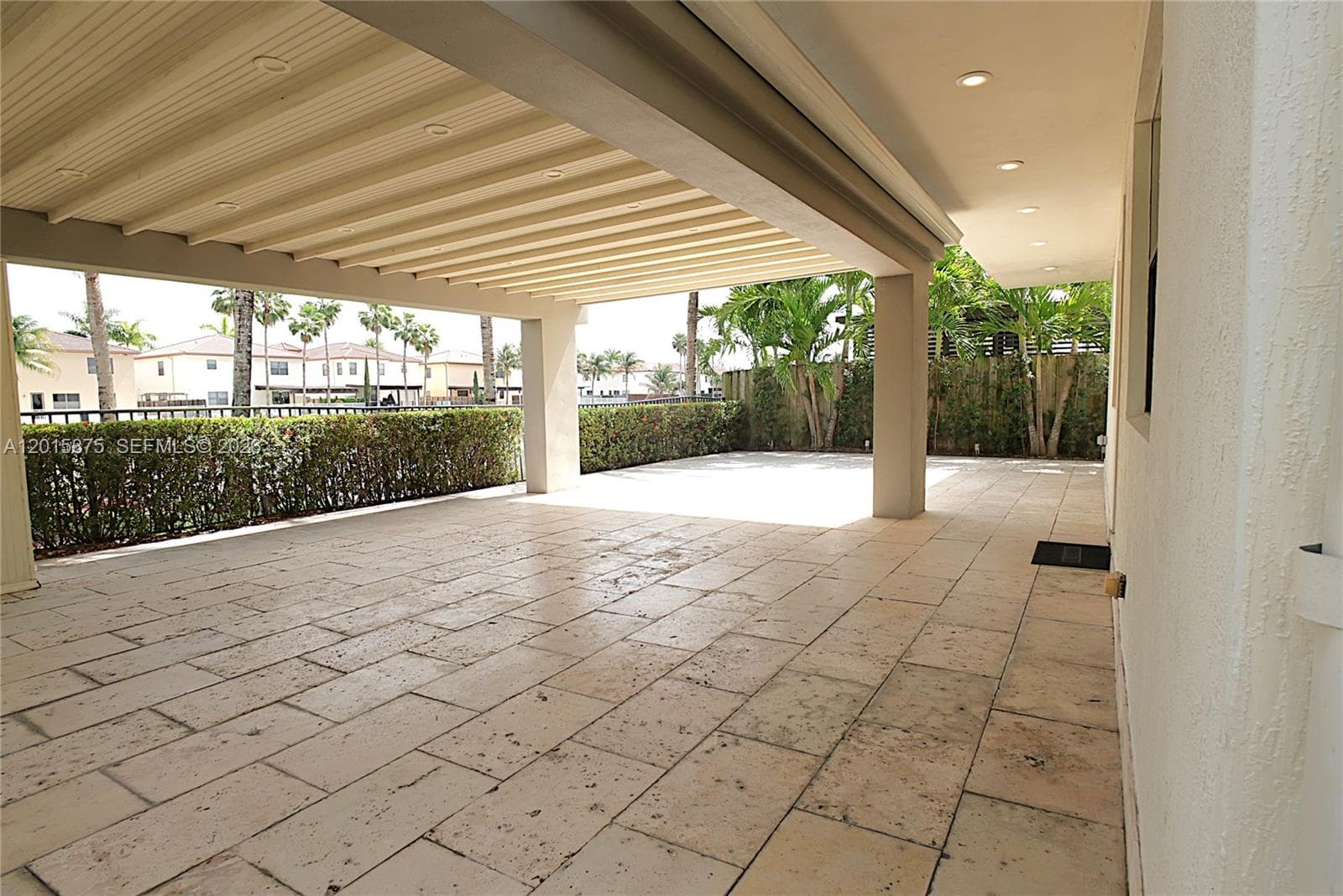 8925 NW 99th Ave, Doral FL 33178