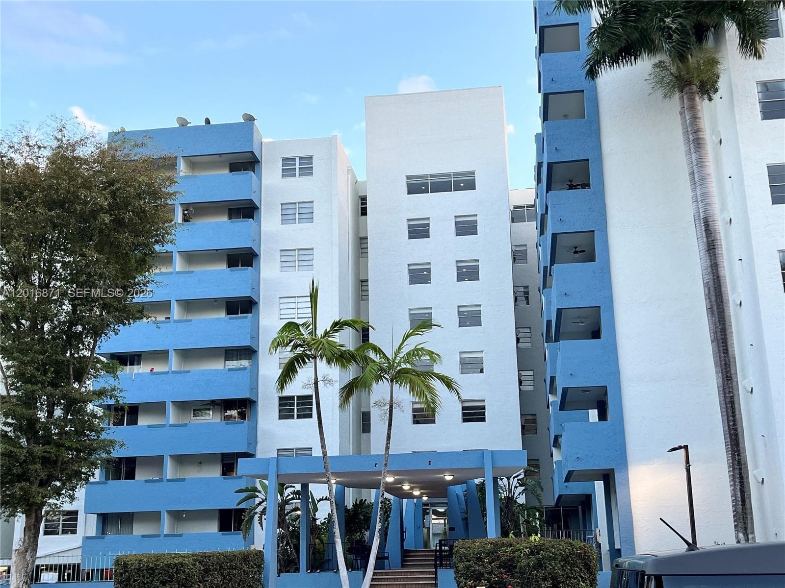 5050 NW 7th St # 220, Miami FL 33126
