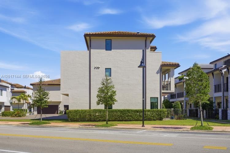 4426 83rd Pkwy, Doral FL 33166