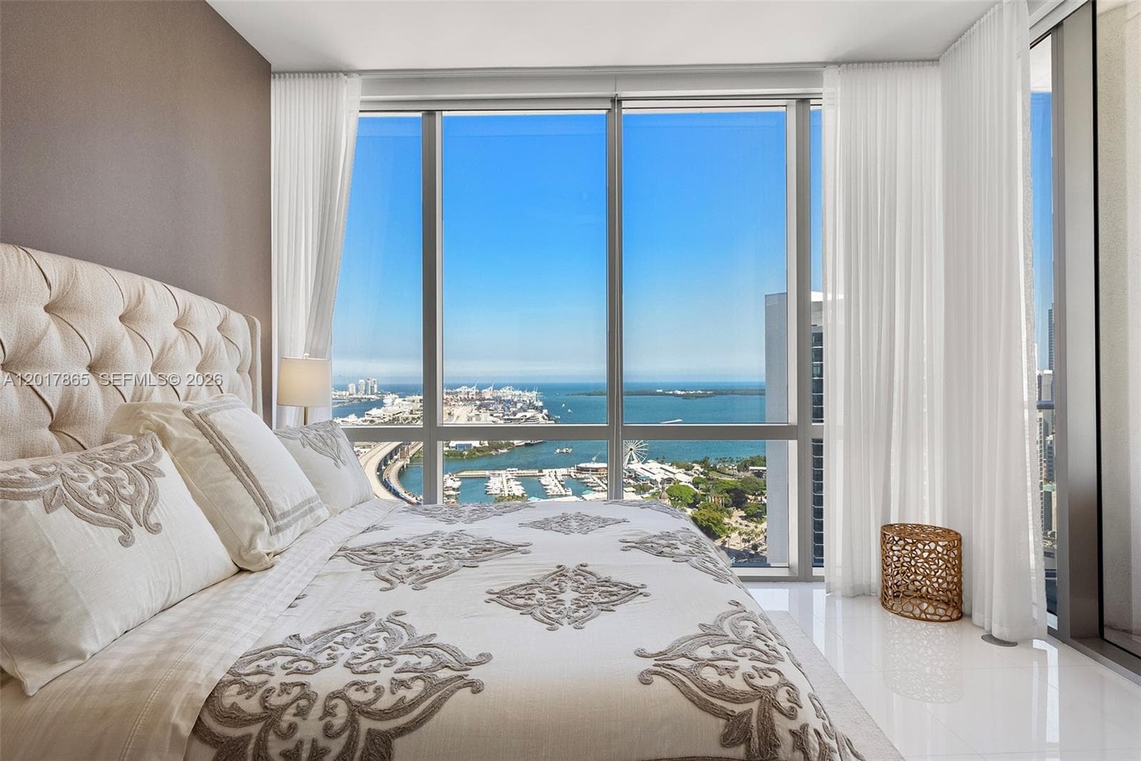 851 NE 1st Ave # 3711, Miami FL 33132