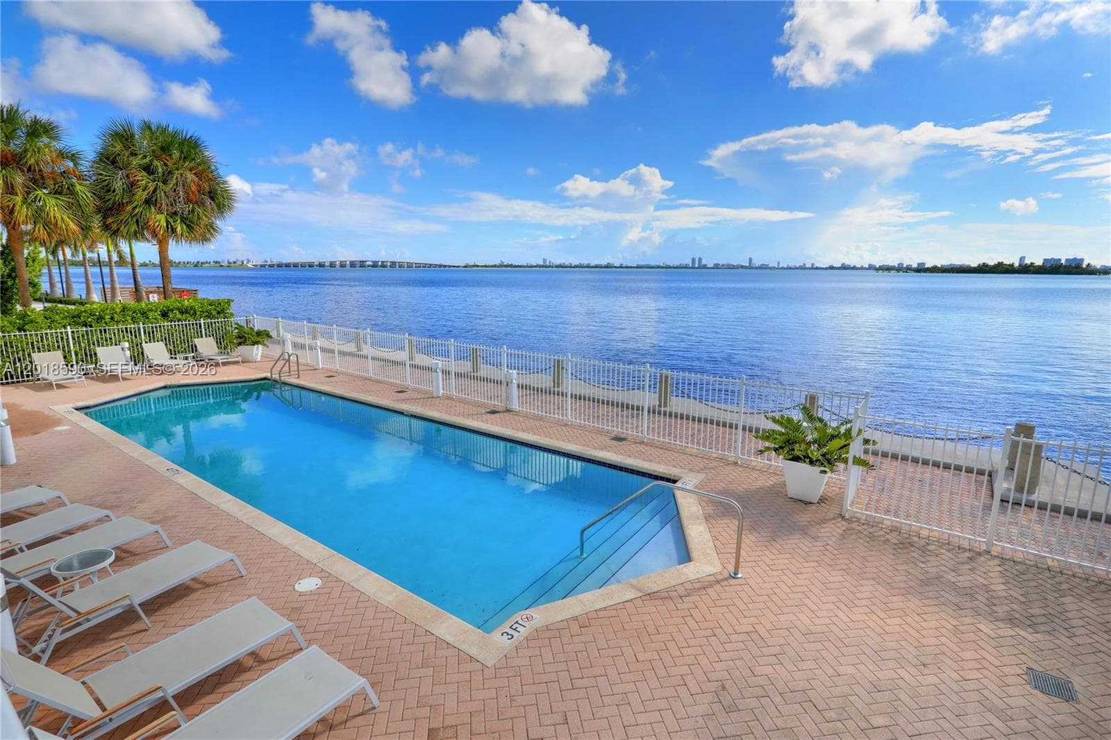 725 NE 22nd St, Miami FL 33137