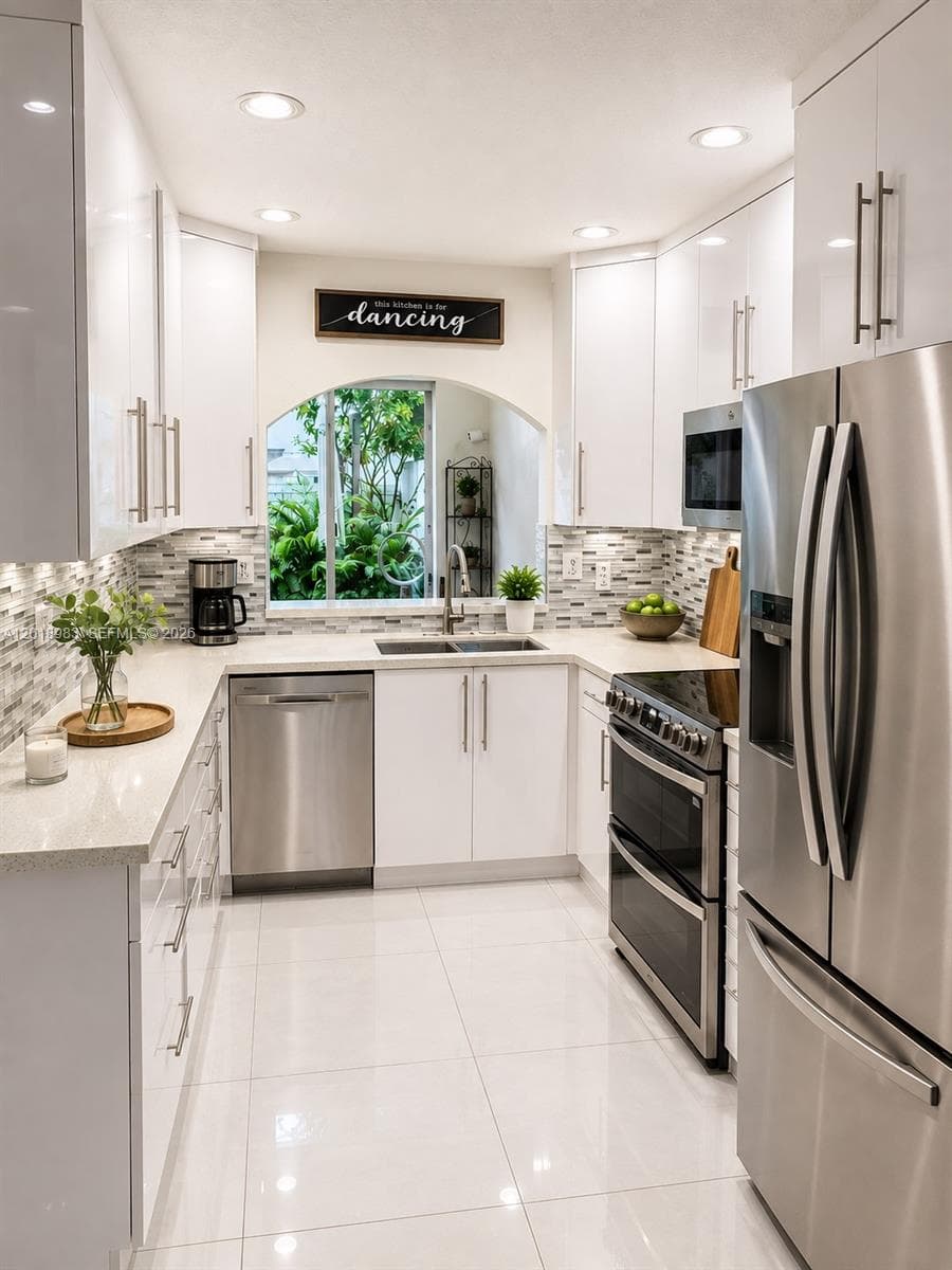10973 NW 62nd Ter, Doral FL 33178