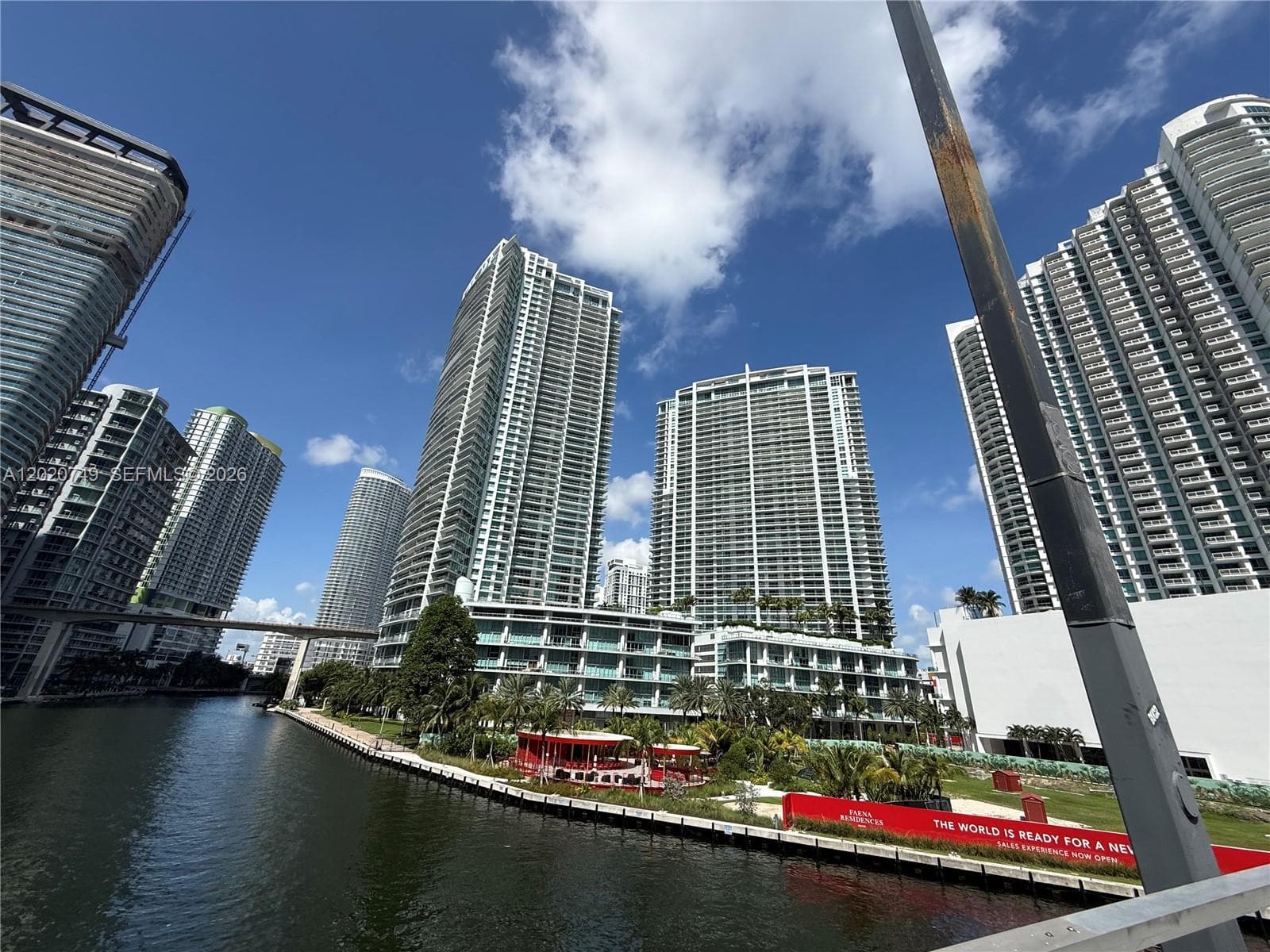 92 SW 3rd St # 1804, Miami FL 33130