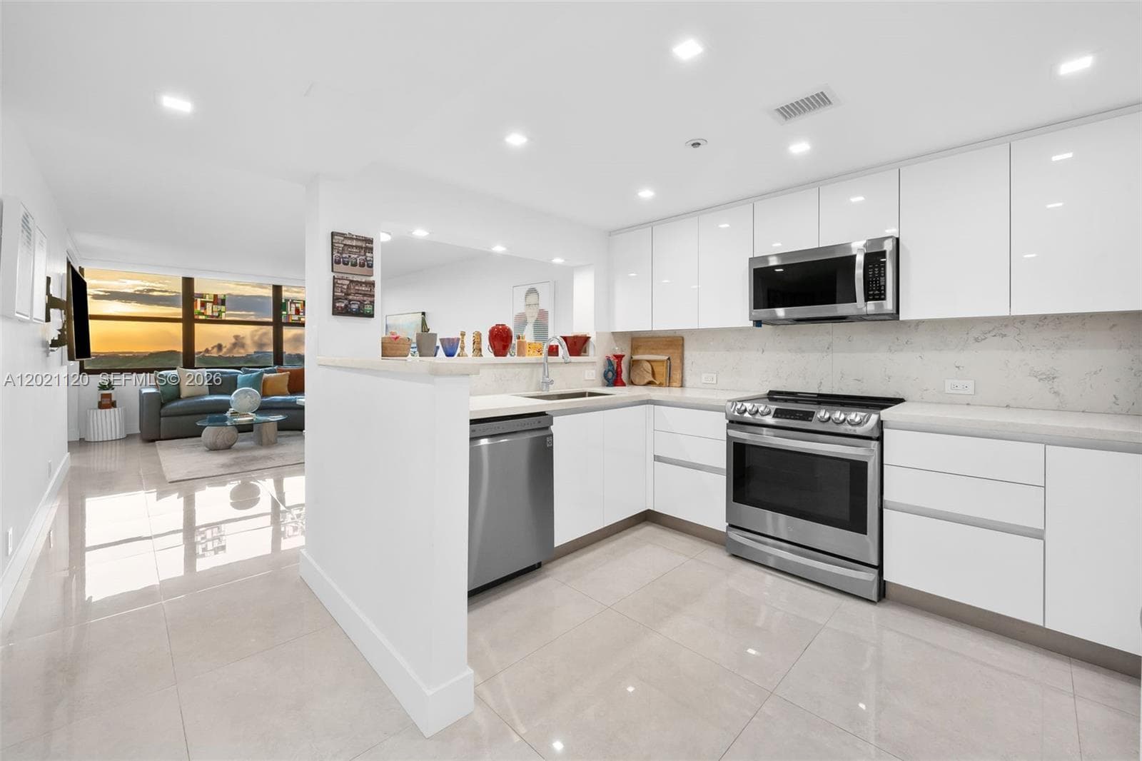2555 Collins Ave # 1106, Miami Beach FL 33140