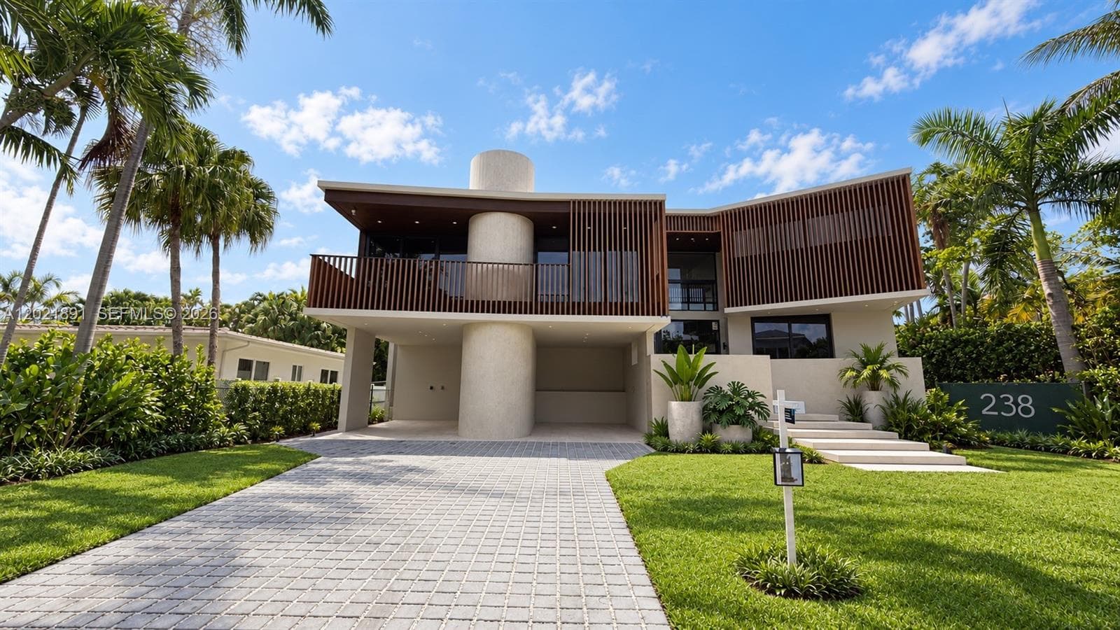 238 Buttonwood Dr, Key Biscayne FL 33149