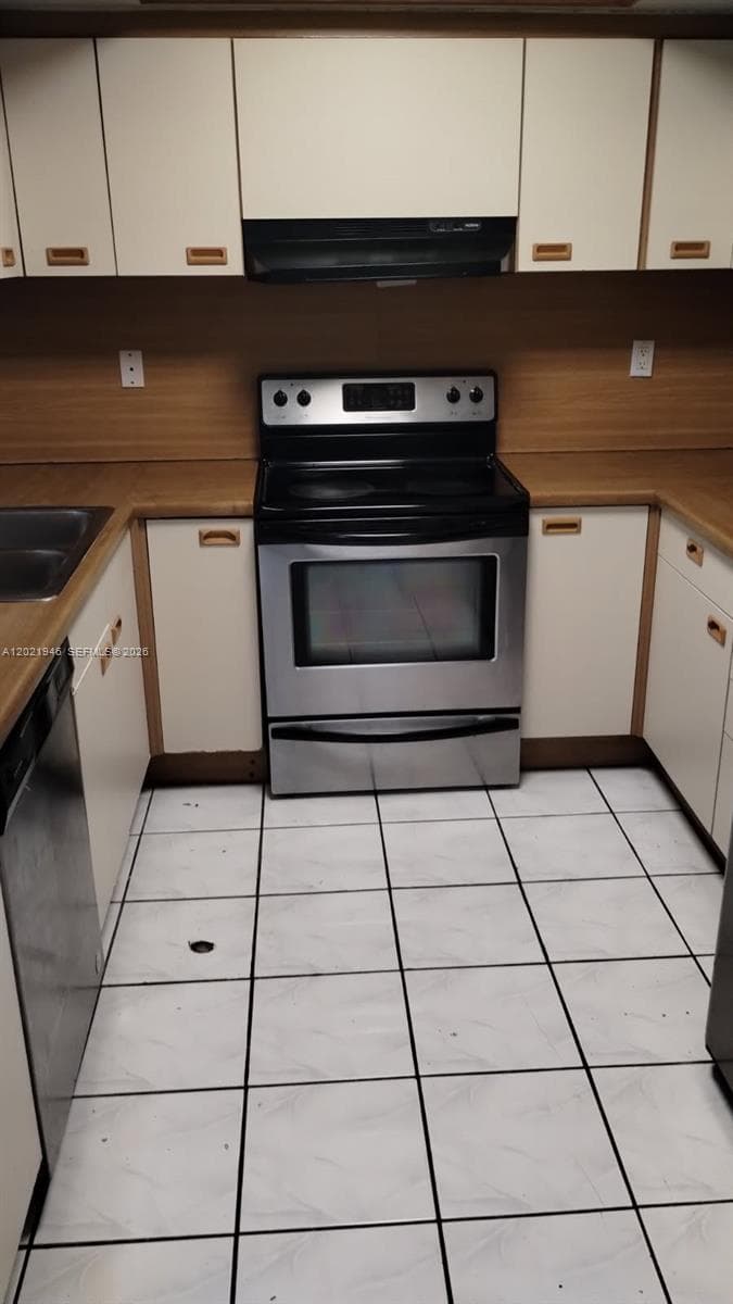 12455 SW 93rd Ter # 208T, Miami FL 33186