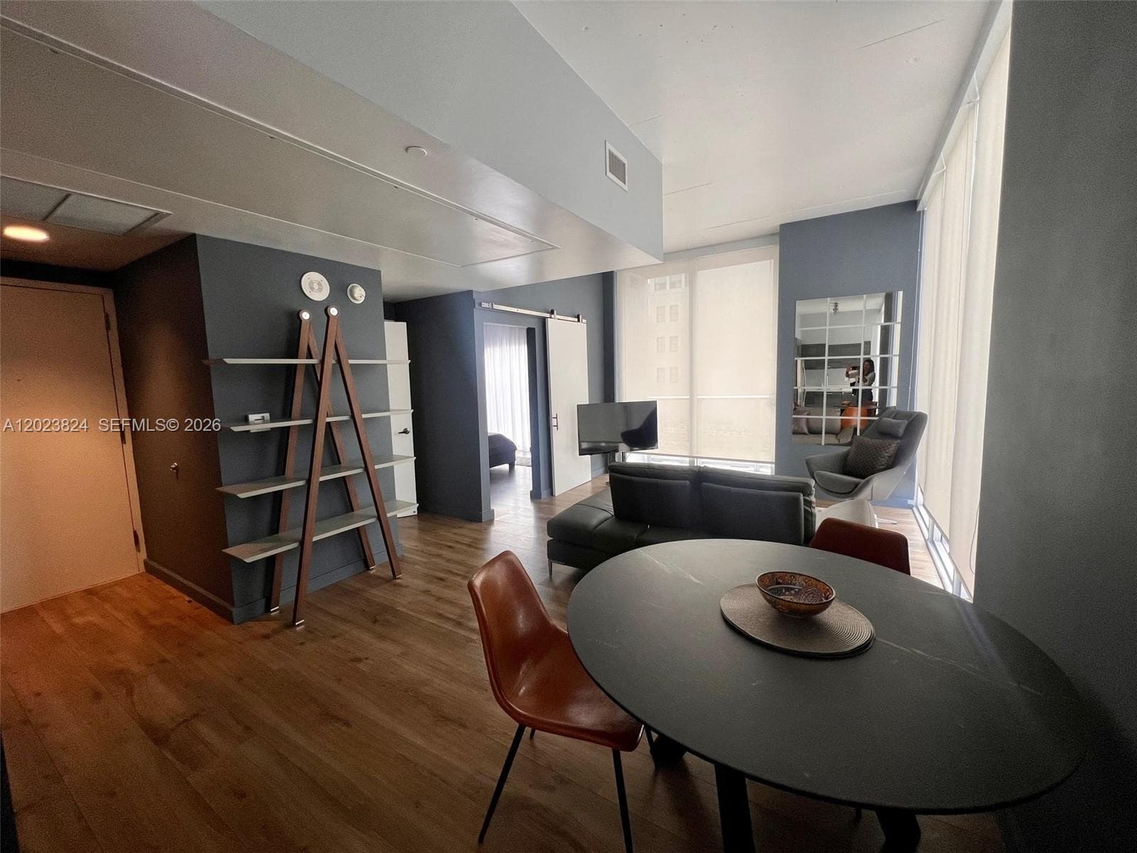151 SE 1st St # 810, Miami FL 33131