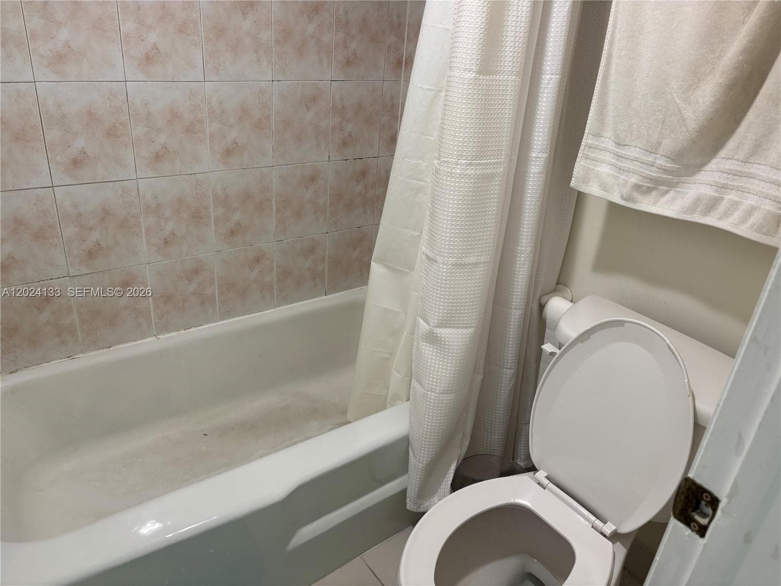 10806 N Kendall Dr # 26, Miami FL 33176