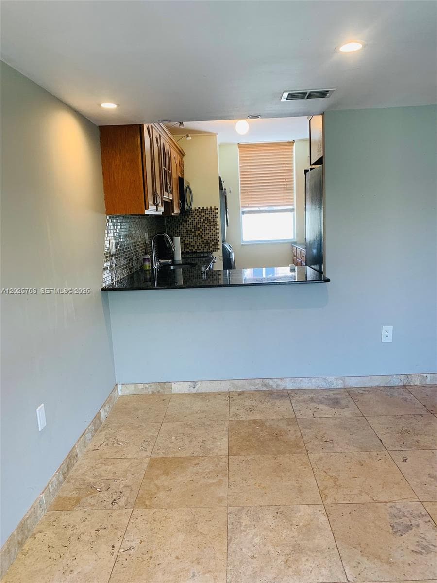 1651 NE 115th St # 21C, Miami FL 33181