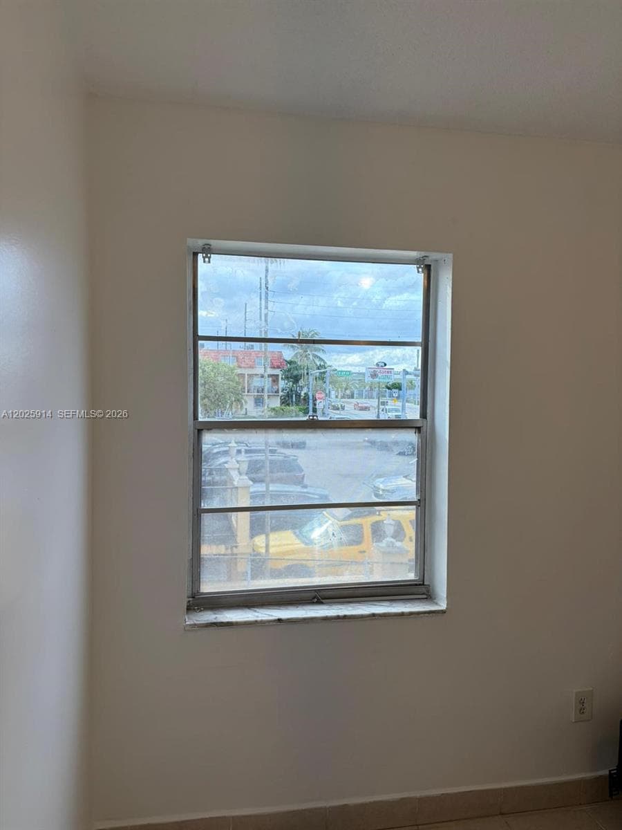 6820 W Flagler St # 212, Miami FL 33144