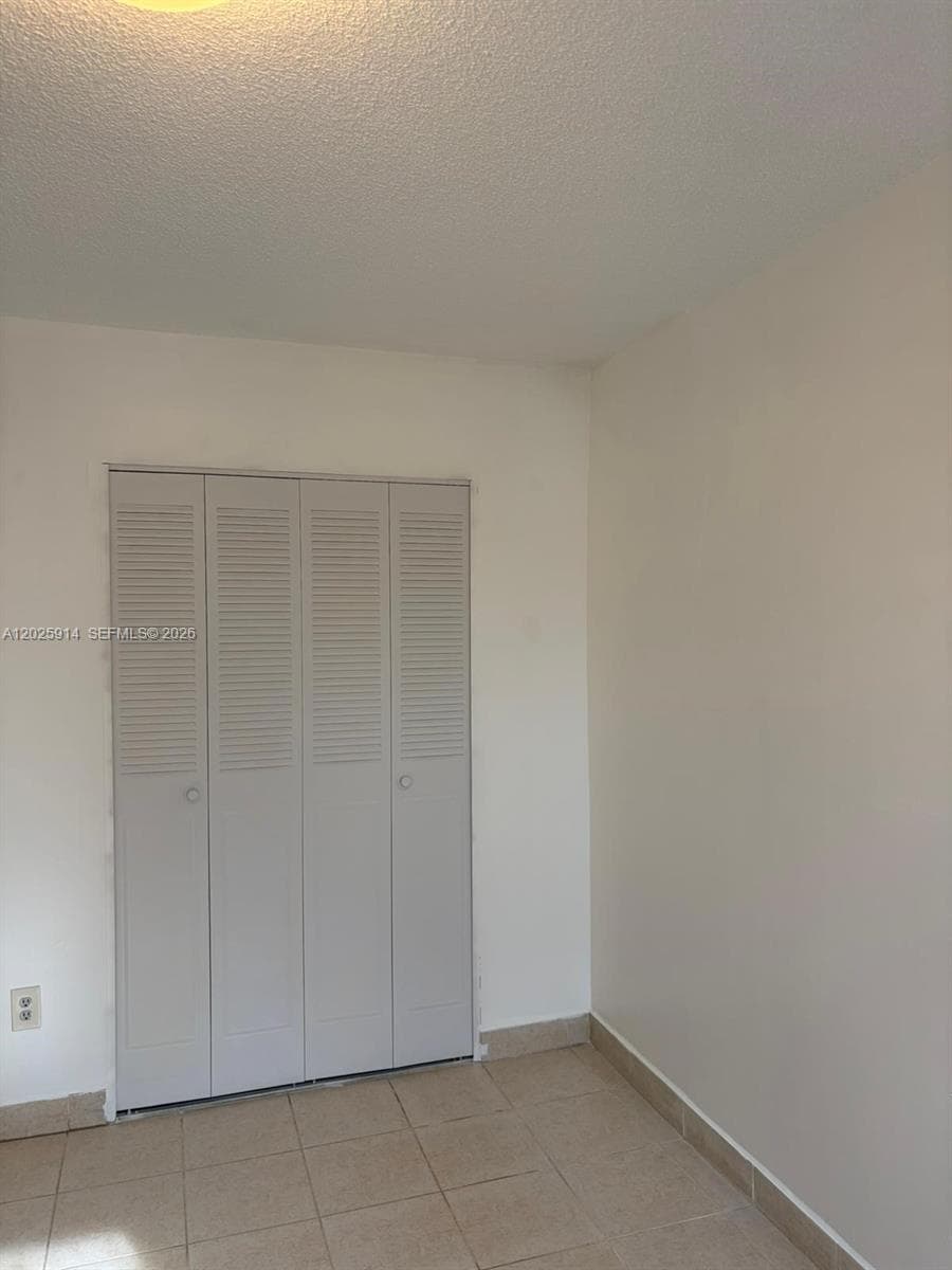 6820 W Flagler St # 212, Miami FL 33144