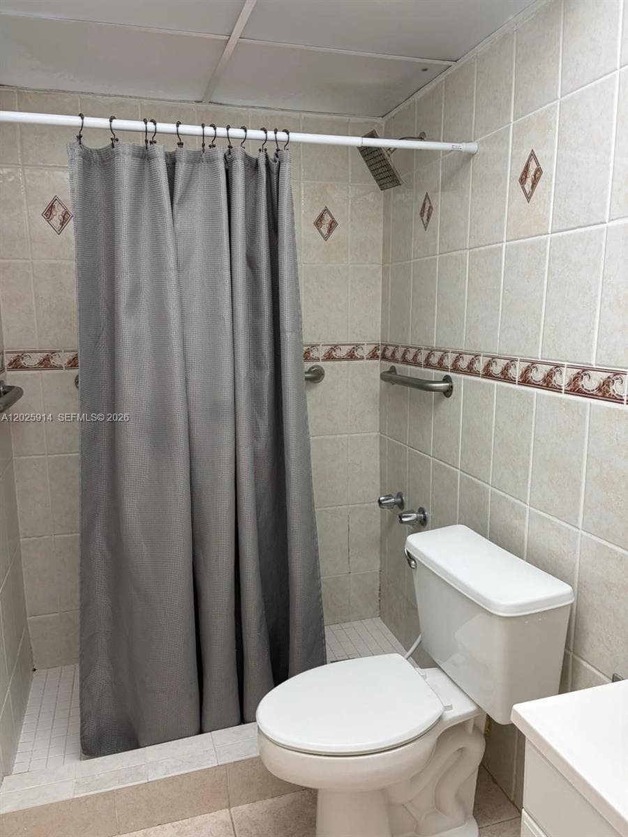6820 W Flagler St # 212, Miami FL 33144