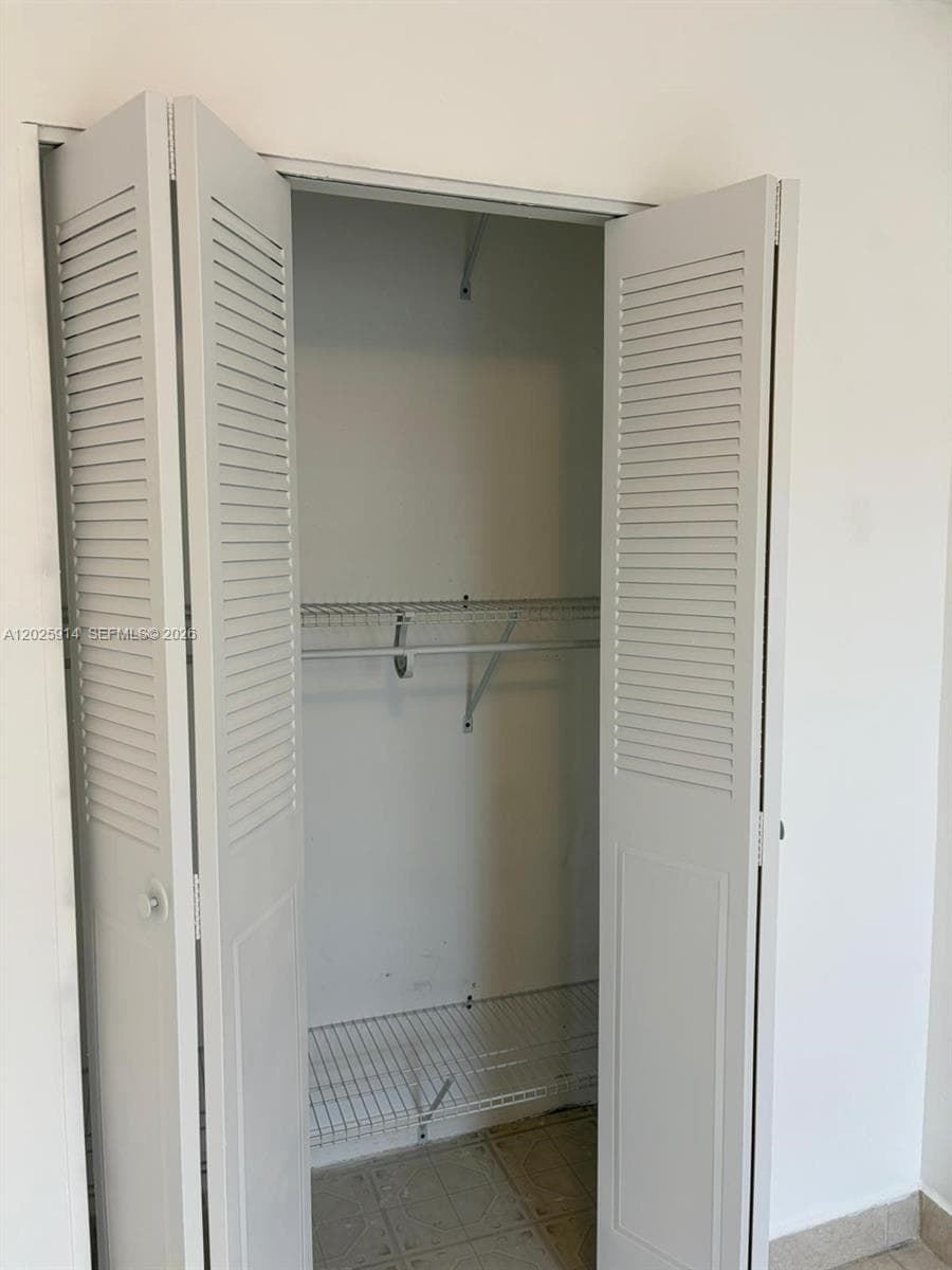 6820 W Flagler St # 212, Miami FL 33144