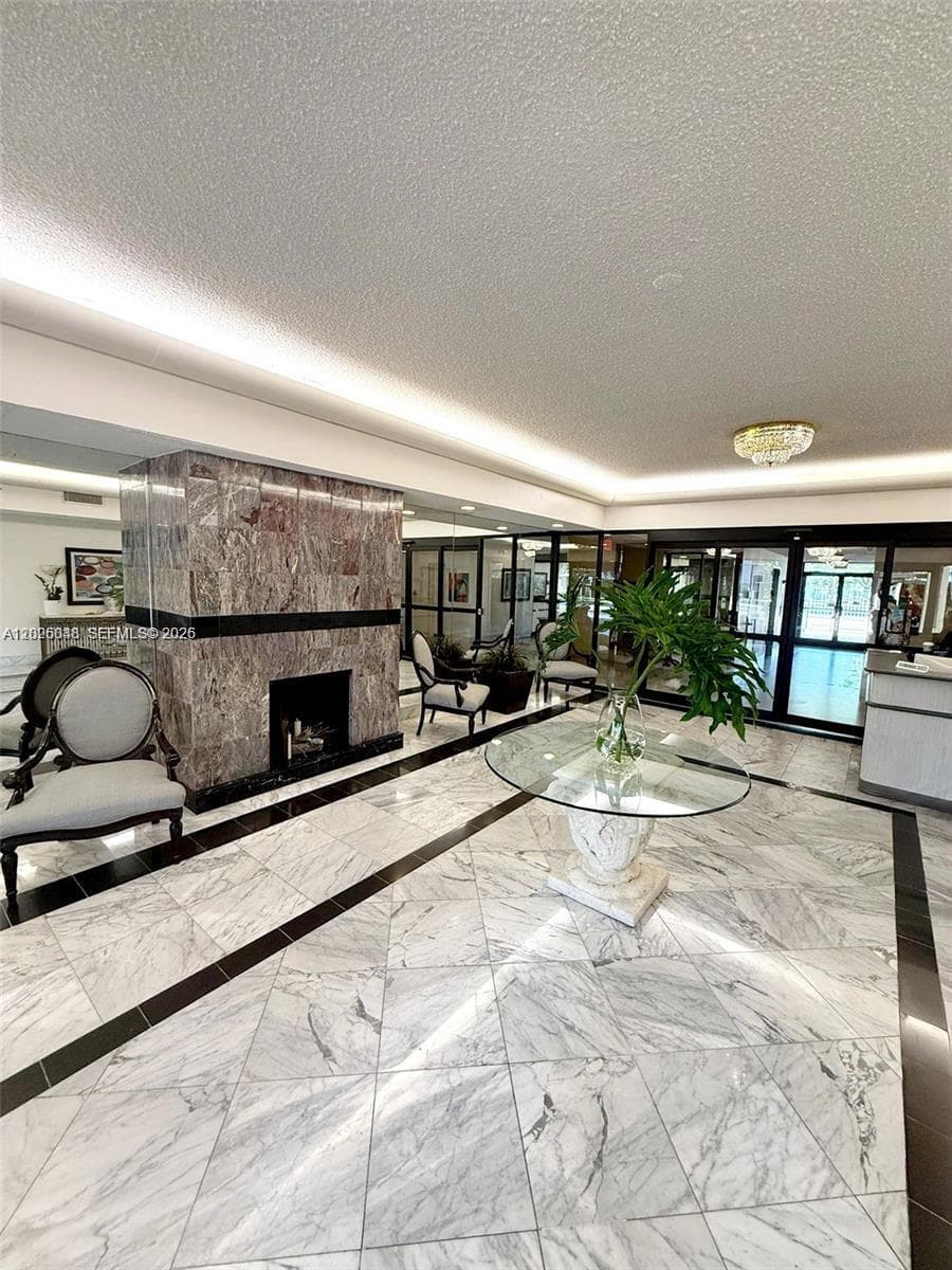 800 NE 195th St # 720, Miami FL 33179