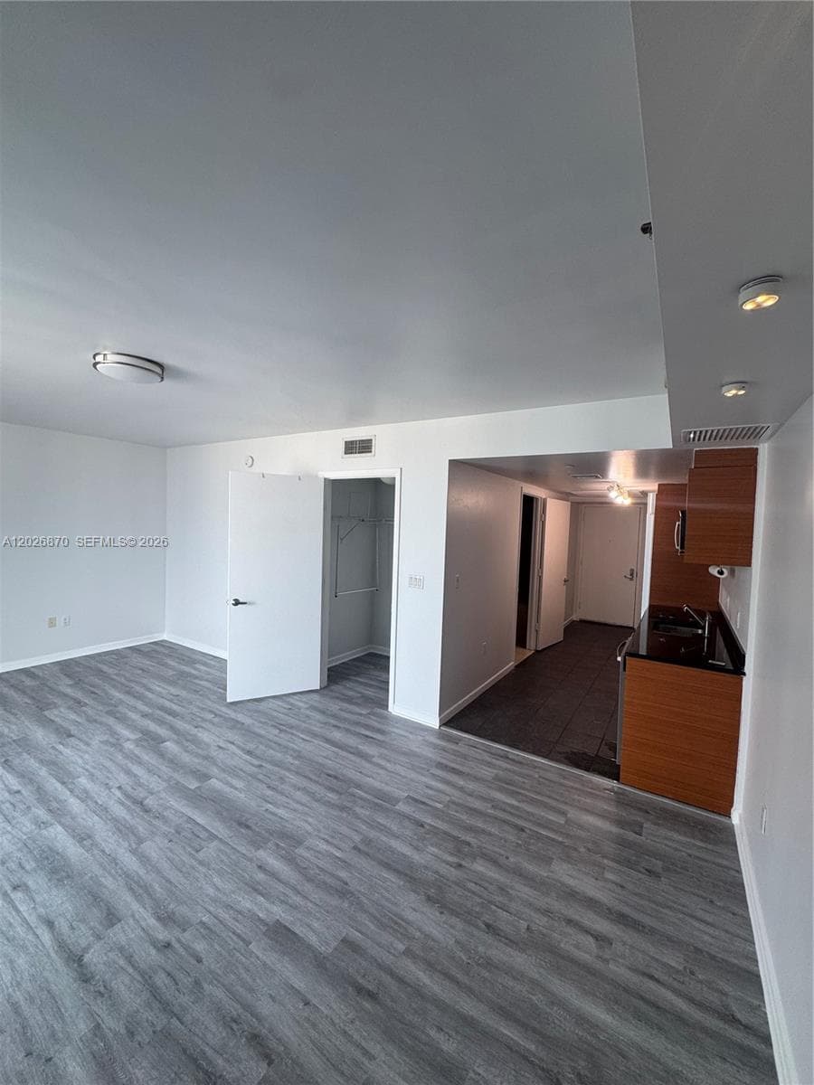 50 Biscayne Blvd # 3303, Miami FL 33132