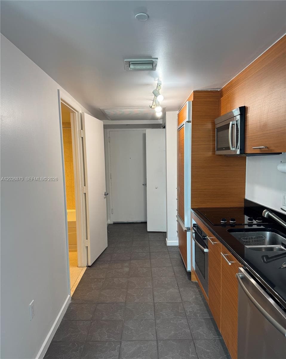 50 Biscayne Blvd # 3303, Miami FL 33132