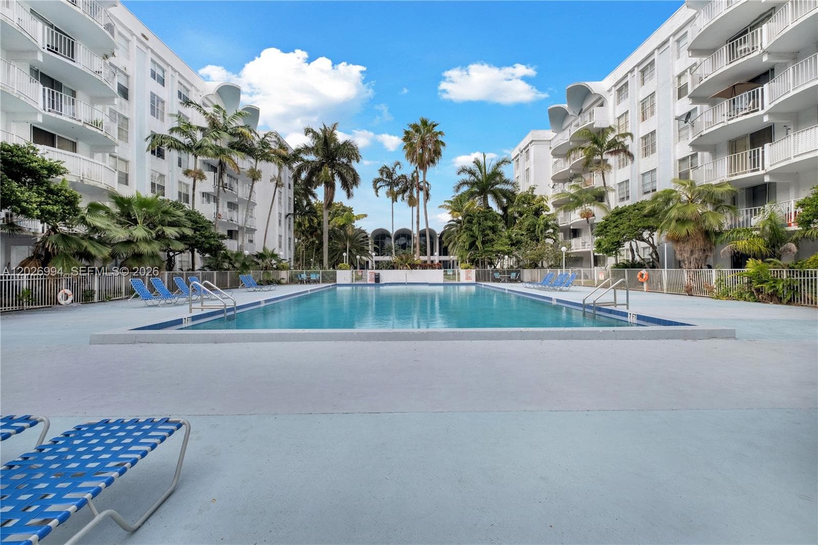 496 NW 165th St Rd # 616, Miami FL 33169
