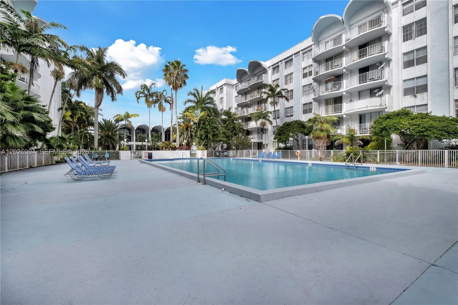 496 NW 165th St Rd # 616, Miami FL 33169