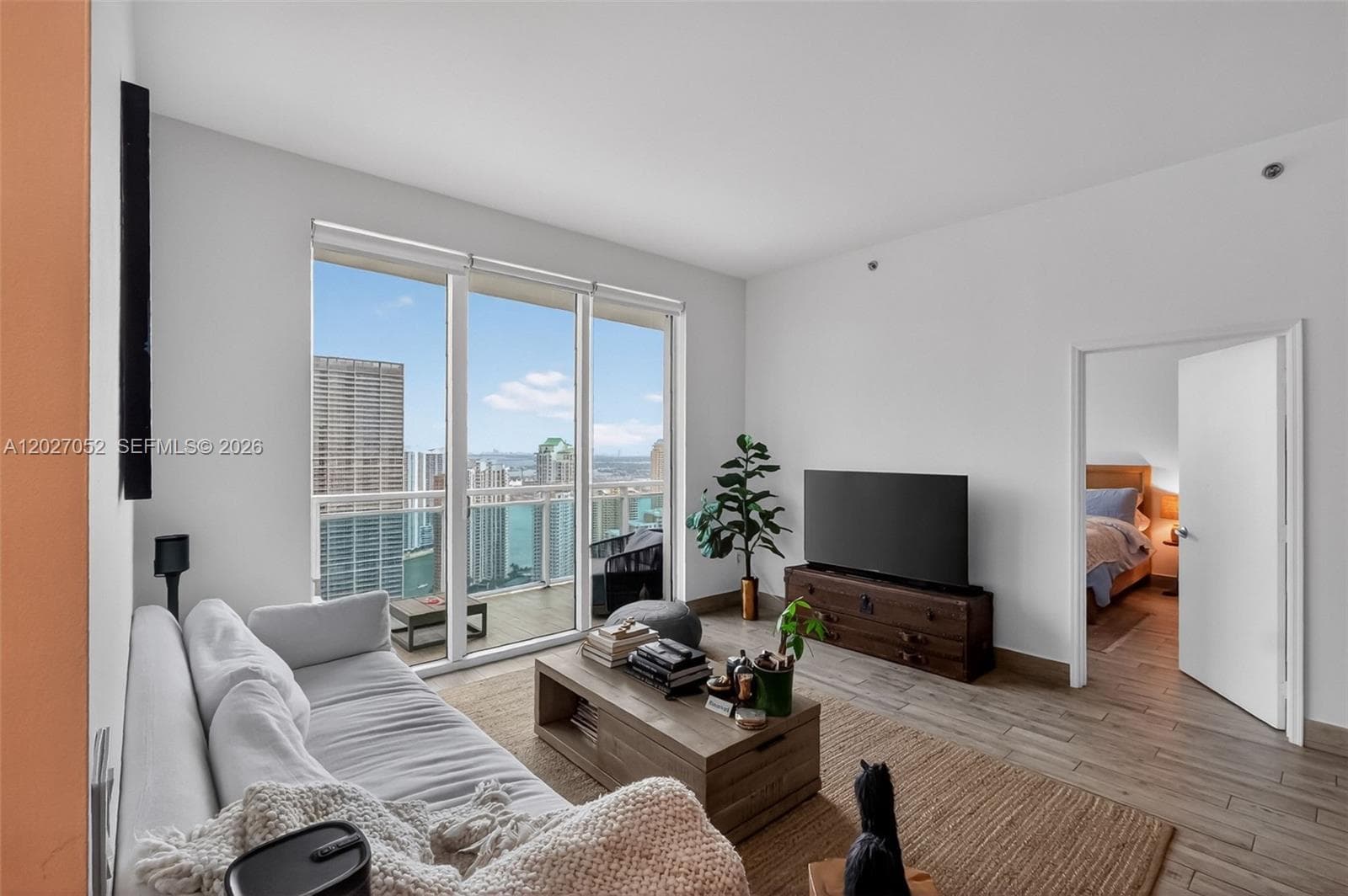 950 Brickell Bay Dr # 4504, Miami FL 33131