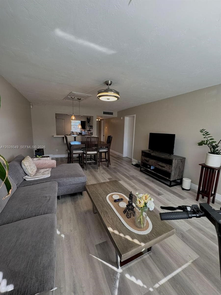 1530 NE 191st St # 241, Miami FL 33179